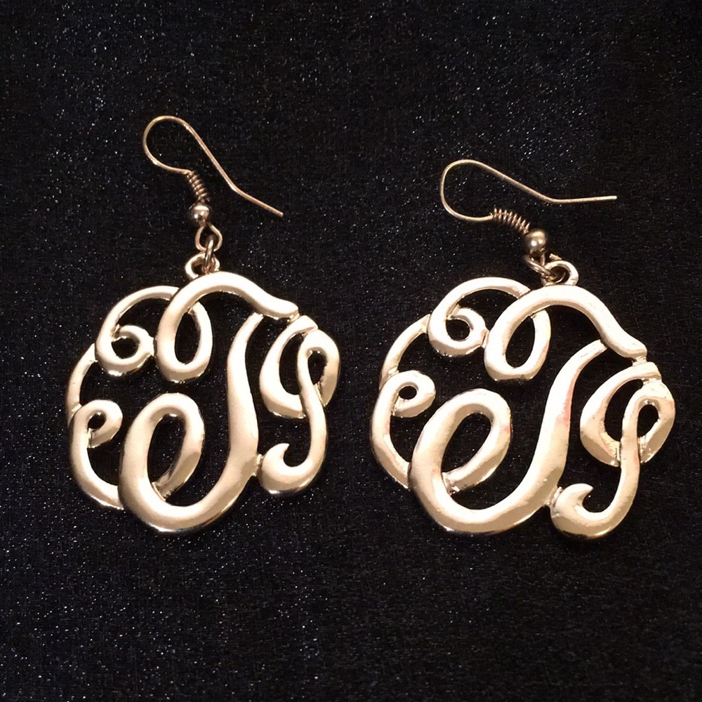 Monogram initial T gold earrings